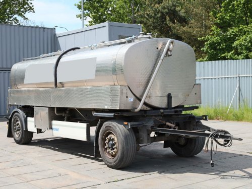 Krone BOX CARRIER, CISTERNA NA  MLÉKO KRONE, NÁSTAVBA SCHWARTE IZOLOVANÁ, TŘI KOMORY (4.000 L, 3000 L, 6500 L)