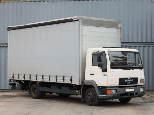 MAN L 2000, 15 PALET, HYDRAULICKÉ ČELO DAUTEL (MAX. 1000KG), VYSOKÁ NÁSTAVBA, PNEU 80%
