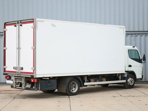 FUSO CANTER 7C18 AMT, THERMO KING 800 MAX, DVA VÝPARNÍKY, PŘÍČKA, 380 V, SERVISOVÁNO,  8 PALET, NÁSTAVBA LAMBERET