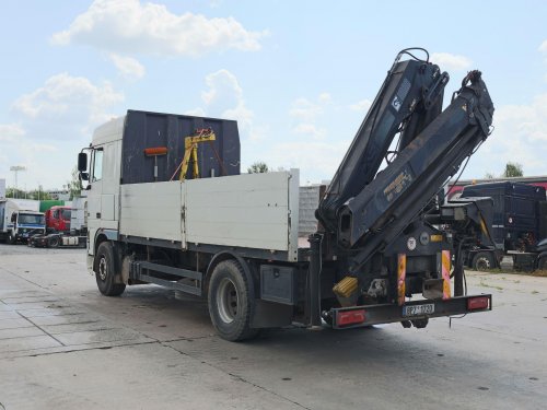 DAF CF 95.430, HYDRAULICKÁ RUKA HIAB (VE 12 METRECH NOSNOST 780 KG), VYSOKÉ SKLOPNÉ BOČNICE, 18 TUN, PALETOVÉ VIDLE