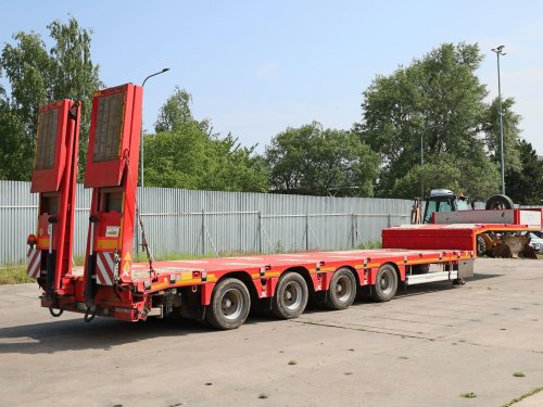 Kässbohrer LOWBED, 58 TUN, HYDRAULICKÉ NÁJEZDY, DVĚ NATÁČECÍ NÁPRAVY