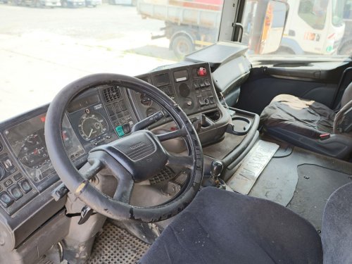 Scania R 124 GB,  FEKÁL, 8x2, 33 TUN, 13 CBM (DVĚ KOMORY 11+2), ZVEDACÍ NÁPRAVA