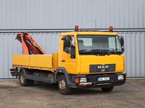 MAN L 2000, HYDRAULICKÁ RUKA PALFINGER PK 4501, NOSNOST PŘI MAXIMÁLNÍM VÝSUVU 700 KG, MAXIMALNÍ NOSNOST 1000 KG