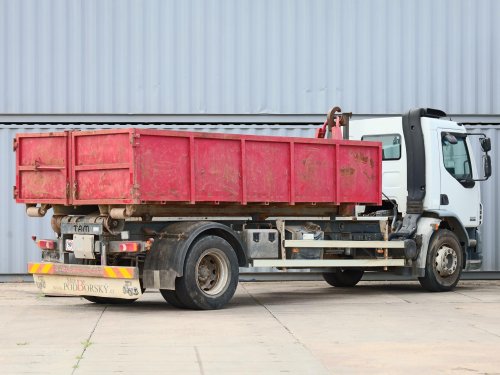 DAF LF 55.220, EURO 5, 19 TUN, NÁSTAVBA CHYVA, TELESKOP S DVĚMA PÍSTY, VÝŠKA HÁKU 150 CM, NATAHOVACÍ SÍLA 18 TUN