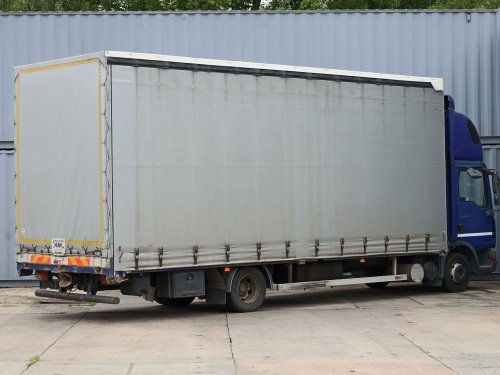 MAN TGL 8.180, 18 PALET, TŘÍSTRANNÁ SHRNOVACÍ PLACHTA, ZÁNOVNÍ PLACHTY, SPACÍ NÁSTAVBA, NOVÁ STK