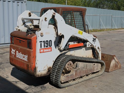Bobcat T190,  SMYKOVÝ NAKLADAČ, MOTOR KUBOTA 42 KW