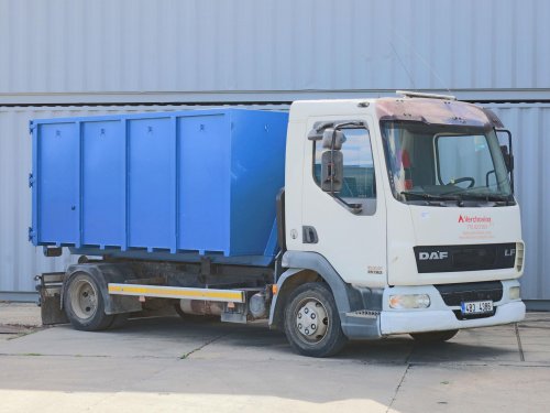 DAF LF 45.180,  HÁKOVÝ NOSIČ KONTEJNERŮ, NÁSTAVBA CHARVÁT (OKŘÍNEK), KONTEJNER V CENĚ, MOTOR CUMMINS