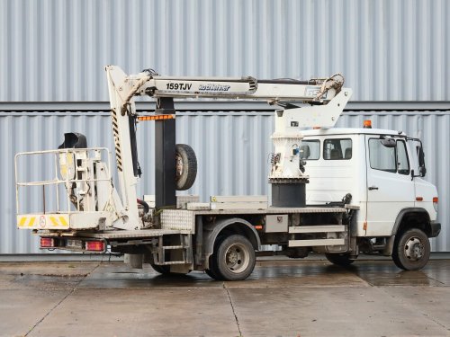 Mercedes-Benz VARIO 816 D, 4x4, VYSOKOZDVIŽNÁ PRACOVNÍ PLOŠINA ROTHLEHNER 159 TJV S NOSNOSTÍ KOŠE 225 KG A DOSAHEM 15,9 m