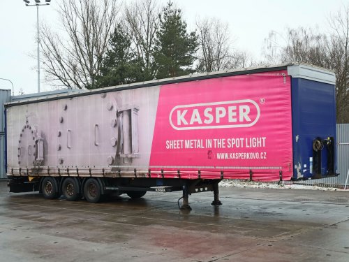 Kögel S24-1, LOW DECK, ZVEDACÍ NÁPRAVA, NÁPRAVY SAF, TŘÍSTRANNÁ SHRNOVACÍ PLACHTA