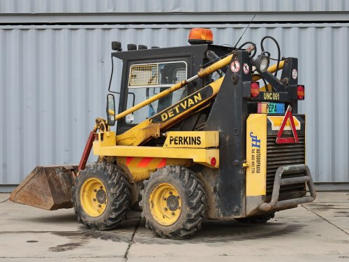 Ostatní ZTS UNC 061, KOLOVÝ NAKLADAČ S PODKOPEM, DVĚ LŽÍCE, PALETOVACÍ VIDLE, DVĚ NÁHRADNÍ KOLA, 552 MTH, VŠE FUNKČNÍ