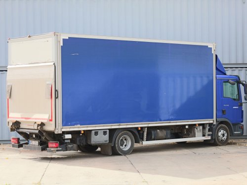 MAN TGL 7.190, EURO 6, HYDRAULICKÉ ČELO BÄR (1500 KG), JEDNOSTRANNÁ SHRNOVACÍ PLACHTA, PRAVIDELNÝ SERVIS