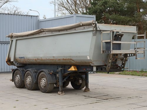 Schmitz SKI 24,  HARDOX, 27 CBM, ZVEDACÍ NÁPRAVA, KRYCÍ PLACHTA