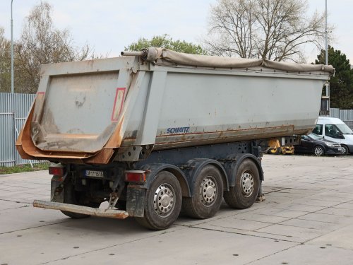 Schmitz SKI 24,  HARDOX, 27 CBM, ZVEDACÍ NÁPRAVA, KRYCÍ PLACHTA