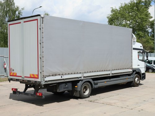 Mercedes-Benz ATEGO, EURO 6, 18 PALET, POČET VÁLCŮ 6, DVOUSTRANNÁ SHRNOVACÍ PLACHTA, HLINÍKOVÉ BOČNICE, SPACÍ KABINA