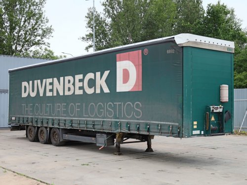 Schmitz CARGOBULL, LOW DECK, 33 PALET, TŘÍSTRANNÁ SHRNOVACÍ PLACHTA, DVĚ PŘÍDAVNÉ NOHY JOST