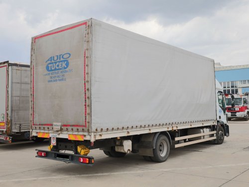 Iveco EUROCARGO 120 TŘÍSTRANNÁ SHRNOVACÍ PLACHTA, 18 PALET, 12 TUN, EURO 6