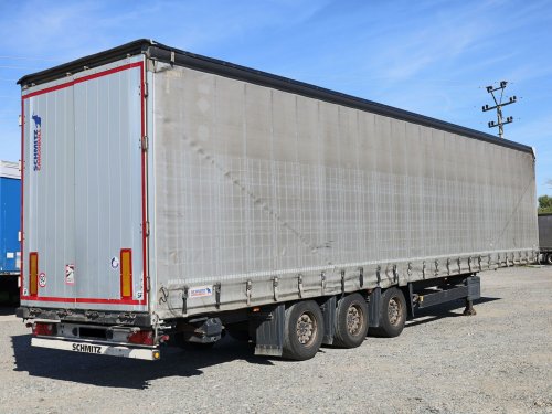 Schmitz , ZVEDACÍ NÁPRAVA, VÝBĚR Z 20 KS, LOW DECK, PŘÍZDVIH STŘECHY, TŘÍSTRANNÁ SHRNOVACÍ PLACHTA