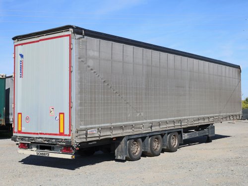 Schmitz , ZVEDACÍ NÁPRAVA, VÝBĚR Z 20 KS, LOW DECK, PŘÍZDVIH STŘECHY, TŘÍSTRANNÁ SHRNOVACÍ PLACHTA