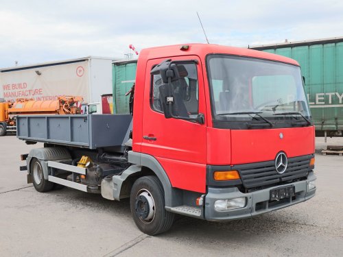 Mercedes-Benz ATEGO 815 L 8T, HYDRAULICKÁ RUKA HIAB 035 A KONTEJNER, VÝŠKA HÁKU 1 METR, DOSAH 3,1 M, NOSNOST 2,5 T, MULTILIFT