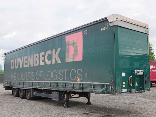 Schmitz , LOW DECK, ZVEDACÍ NÁPRAVA, VÝBĚR Z 20 KS, TŘÍSTRANNÁ SHRNOVACÍ PLACHTA